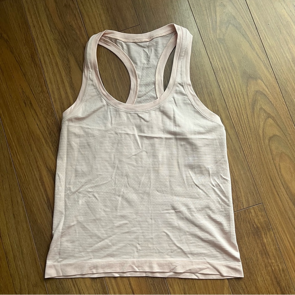 Lululemon run swiftly